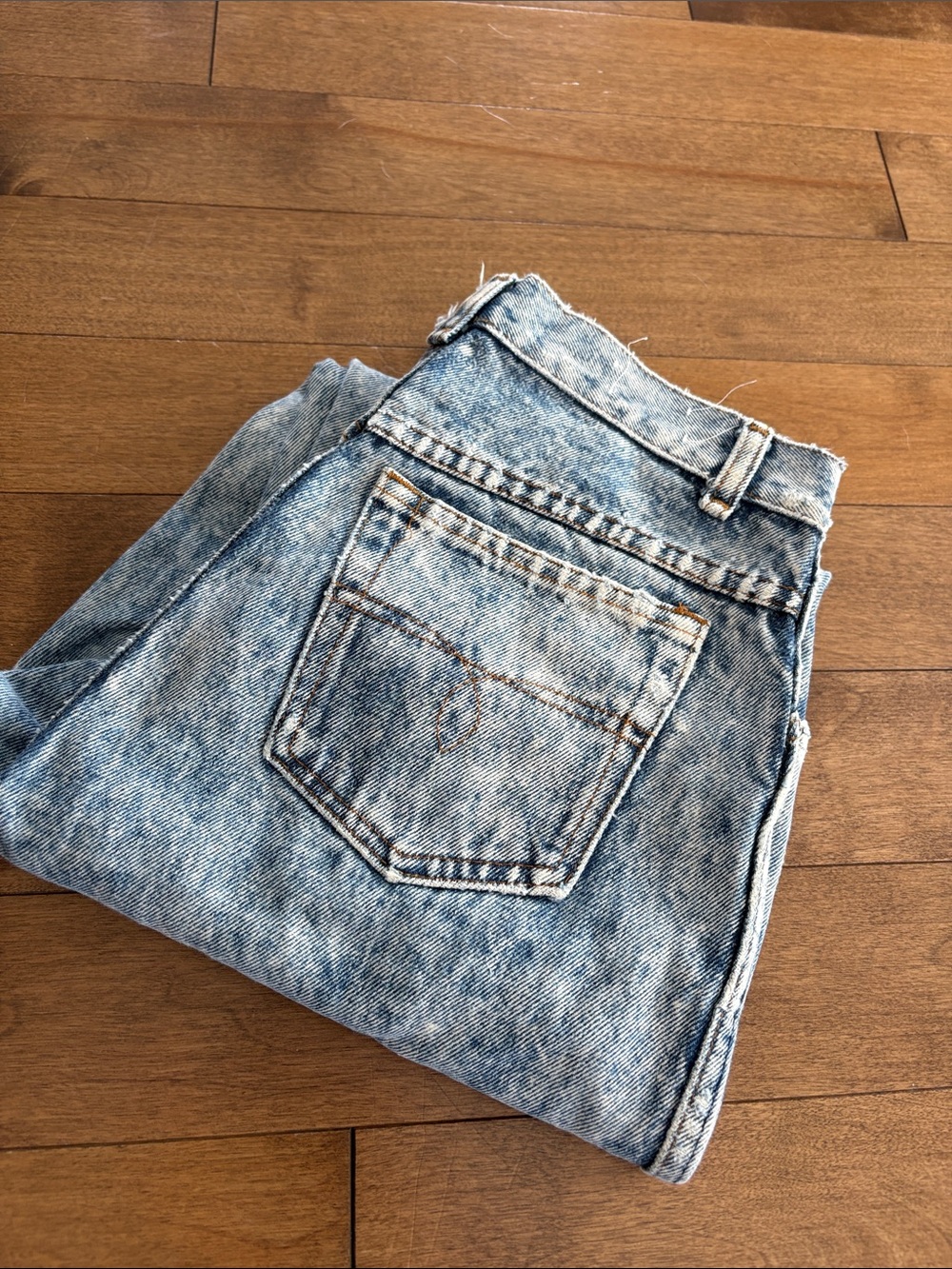 Vintage Relaxed Fit Women's Acid Wash Jeans - Light Blue - Picture 12 of 12